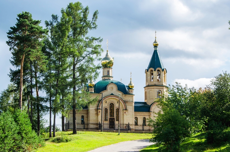 Храм Первоверховных Апостолов Петра и Павла.